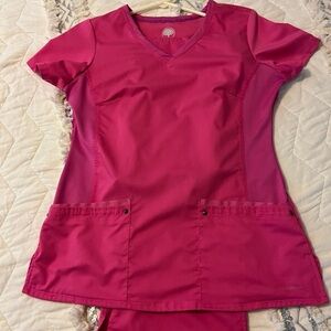 5 sets of scrub Top & Pants Sets and 2 scrub tops. Worn only a couple of times